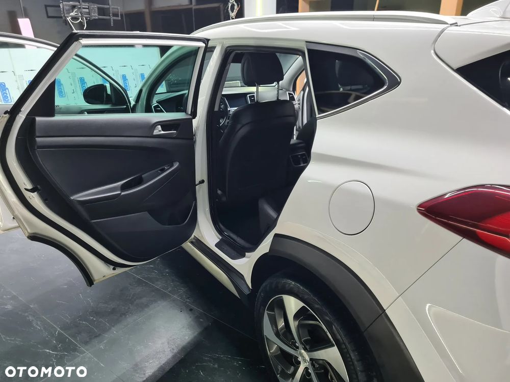 Hyundai Tucson blue 1.7 CRDi 2WD DCT Premium - 16