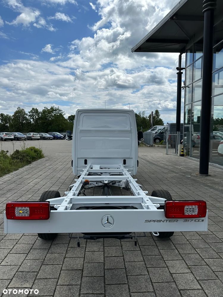 Mercedes-Benz Sprinter - 7