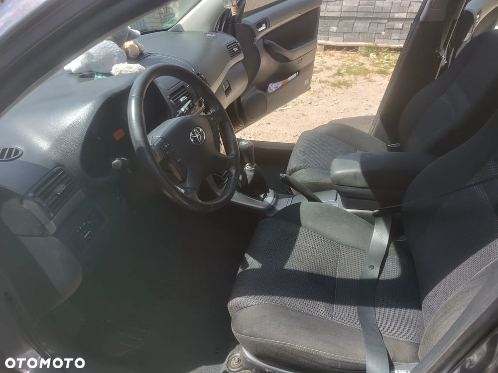 Toyota Avensis 2.0 VVT-i Sol - 6