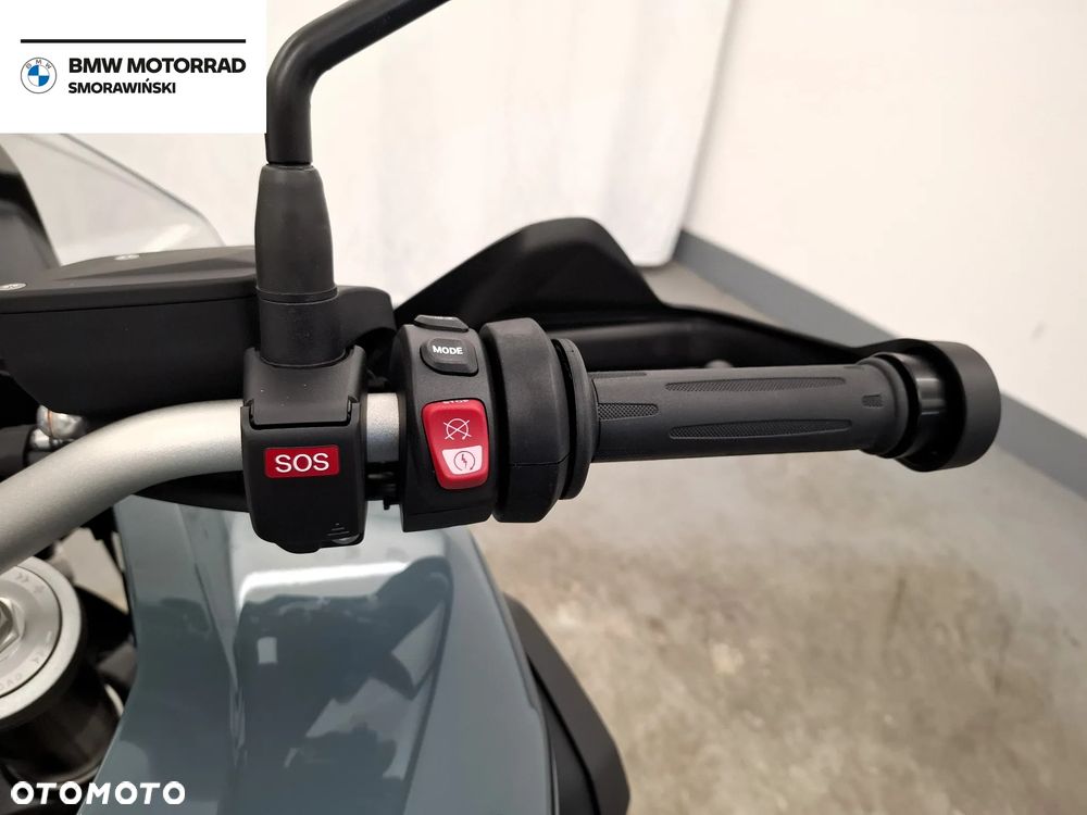 BMW F - 11