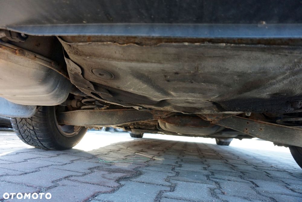 VOLKSWAGEN JETTA V SEDAN 2007 LC5F 1.9 TDI BXE 105KM JCR SZARY na części - 13