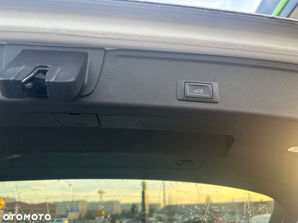Audi A4 Avant 2.0 TDI S tronic - 23