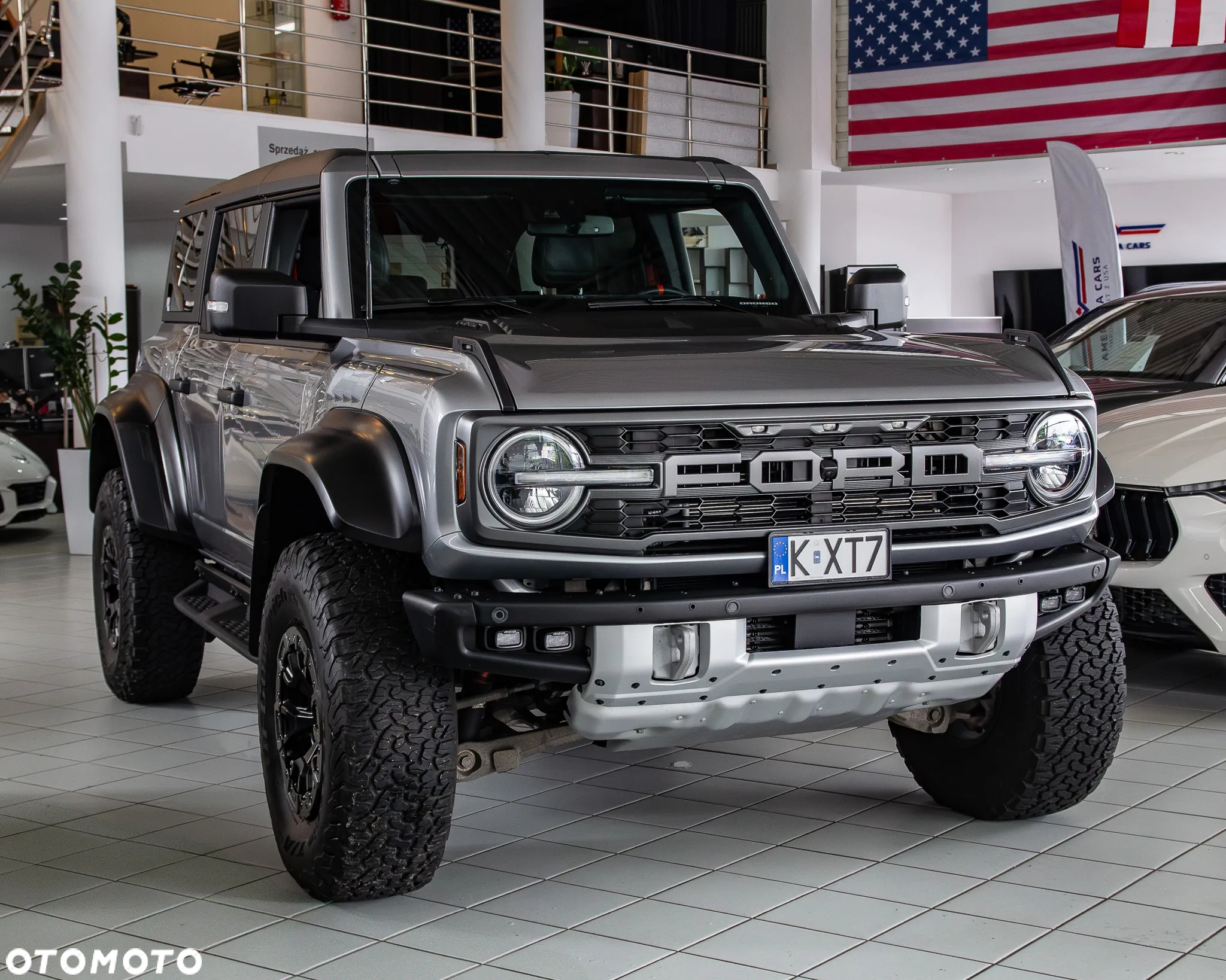 Ford Bronco - 3