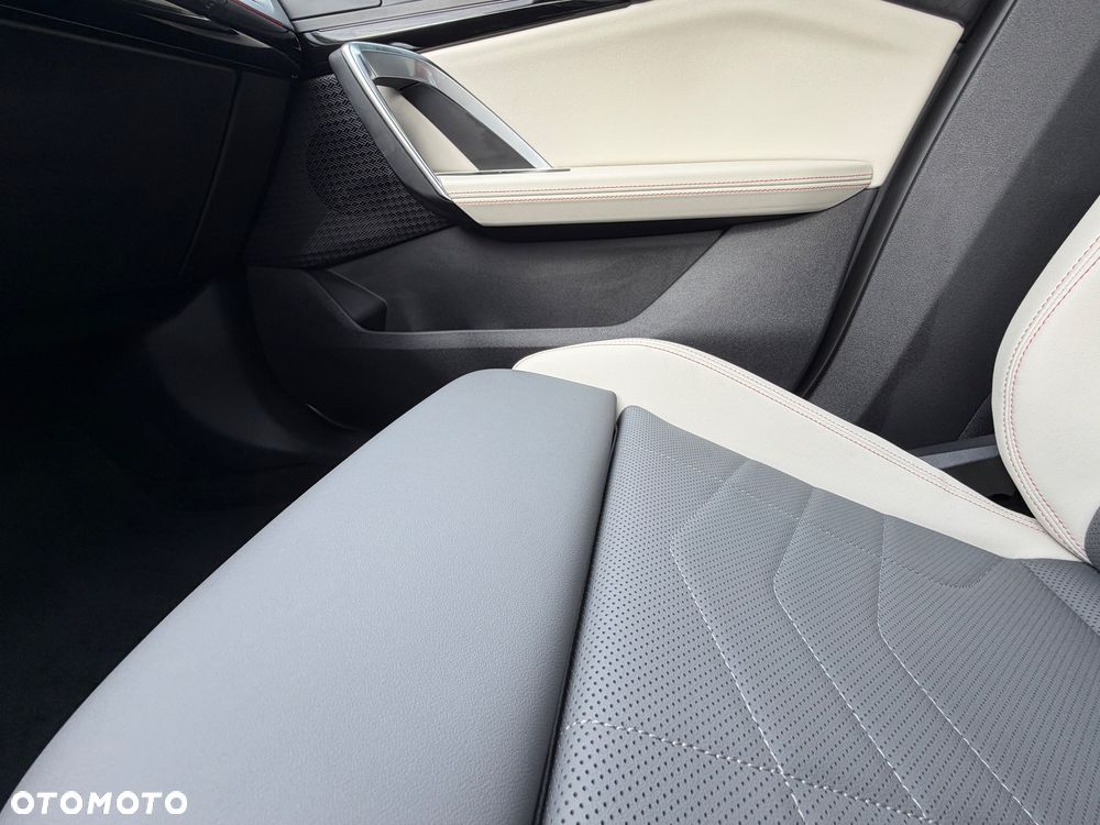 BMW X2 xDrive20i - 24