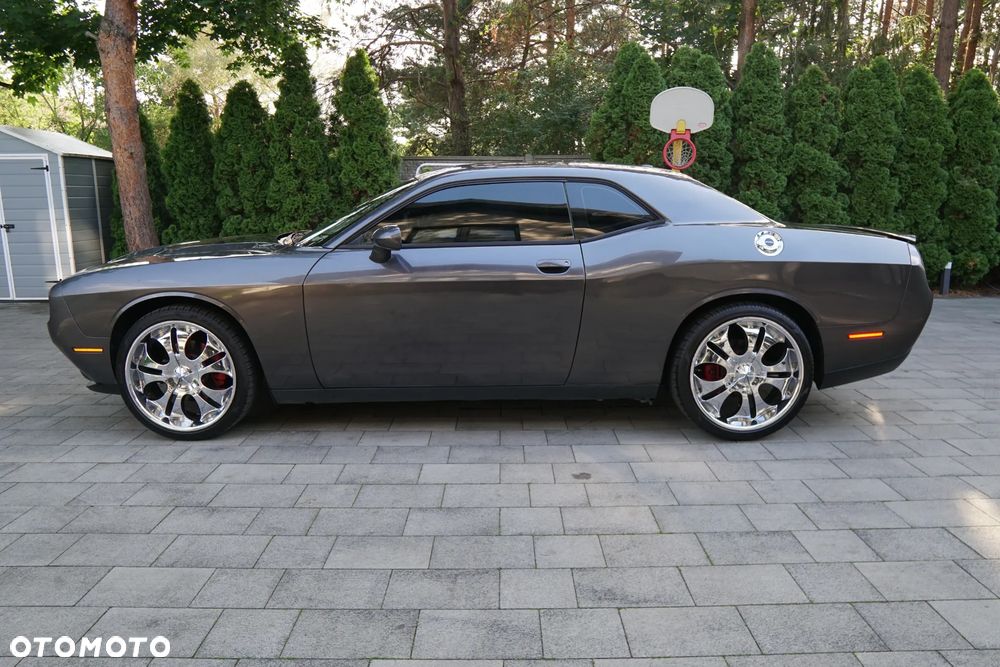 Dodge Challenger - 22