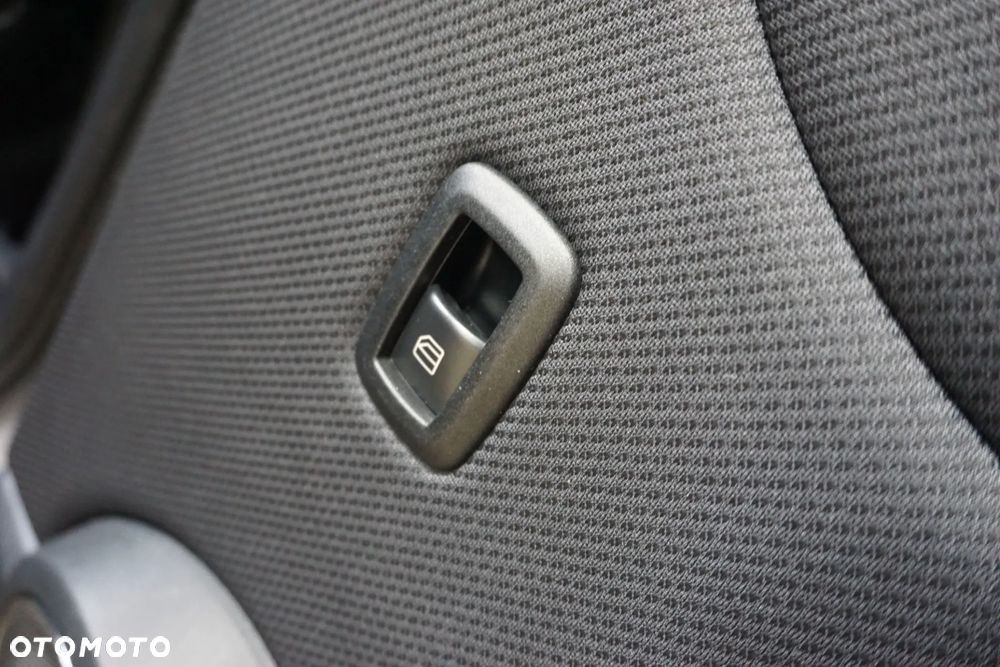 Mercedes-Benz Klasa B 200 CDI DPF Autotronic SPORT EDITION - 25