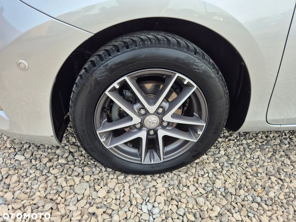 Toyota Auris 1.6 Valvematic Executive - 17