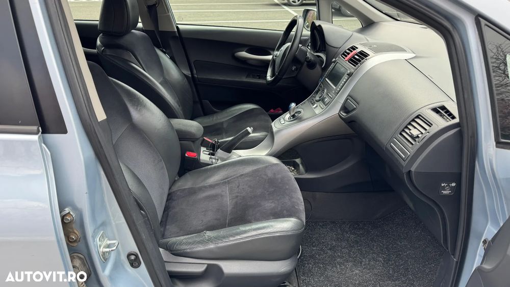 Toyota Auris - 12
