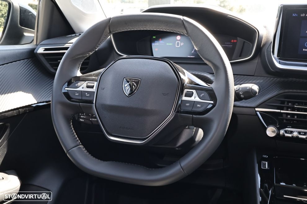 Peugeot e-208 Allure - 8
