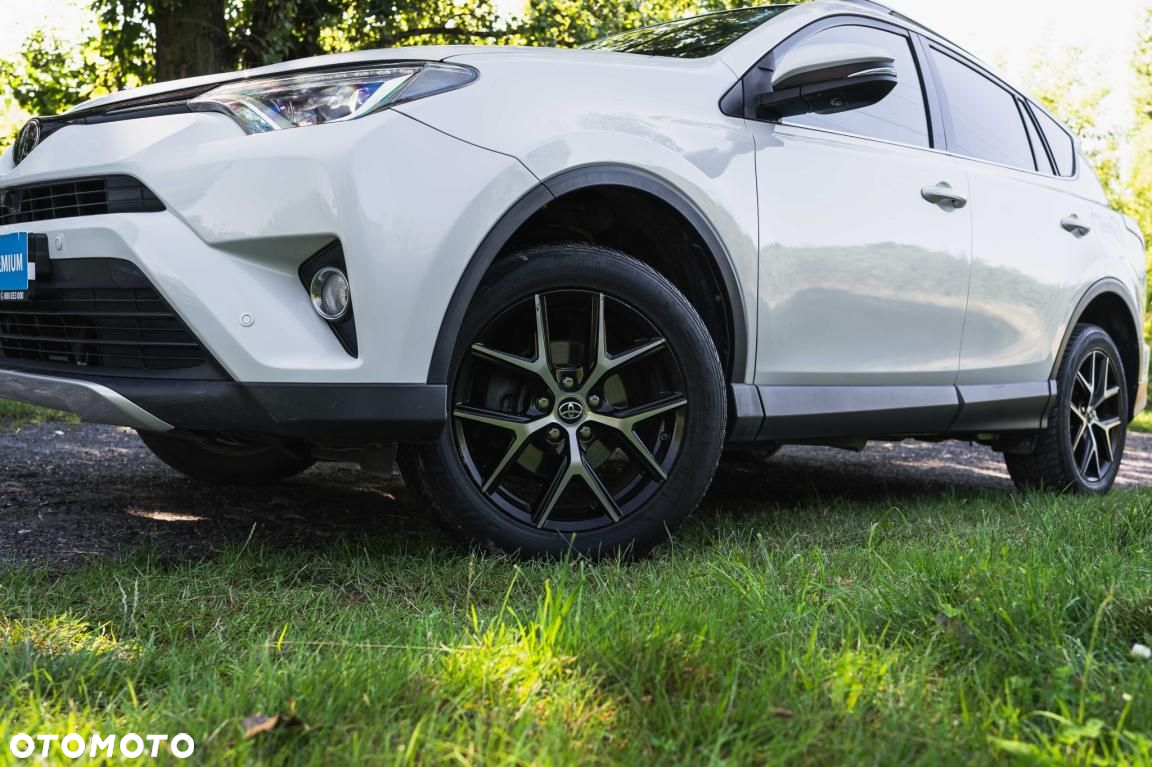 Toyota RAV4 - 9