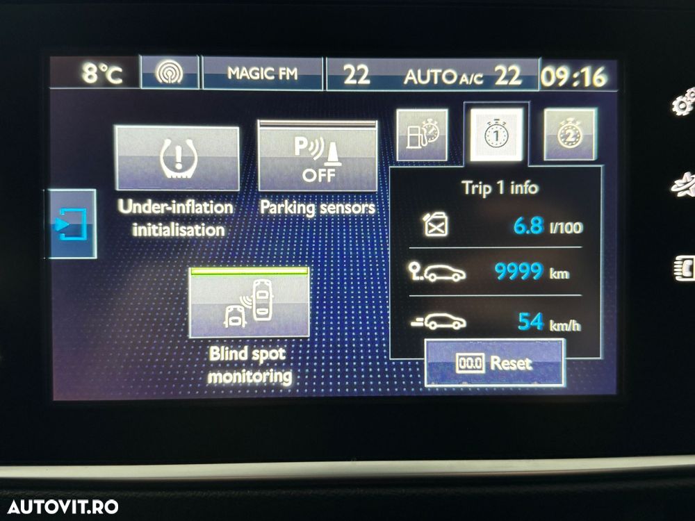 Peugeot 308 1.2 L PureTech Turbo S&S EAT8 Allure - 12