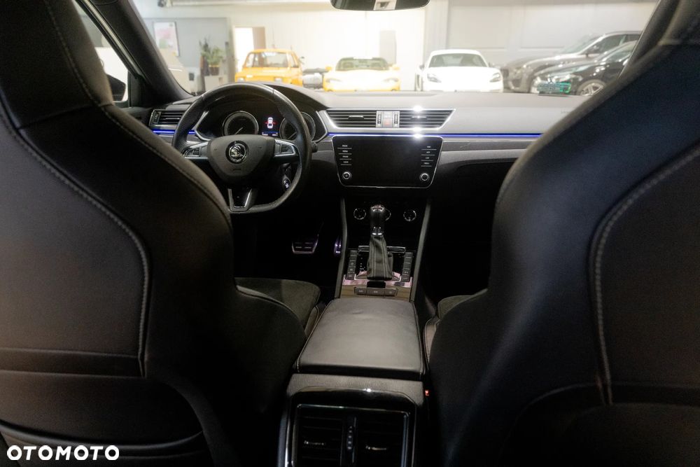 Skoda Superb 2.0 TDI Sportline DSG - 18