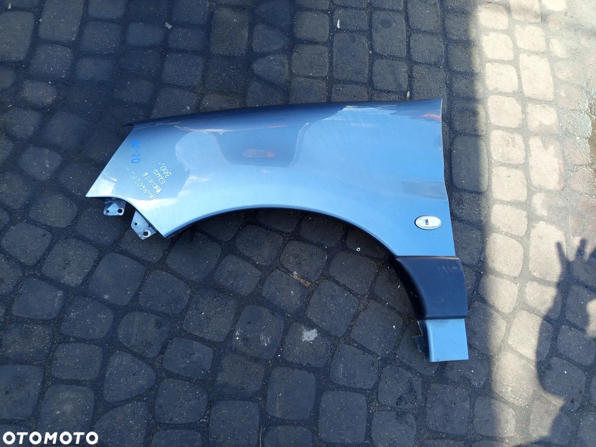 BŁOTNIK LEWY CITROEN BERLINGO PARTNER 02-08 KOD KOLORU EZWD - 1