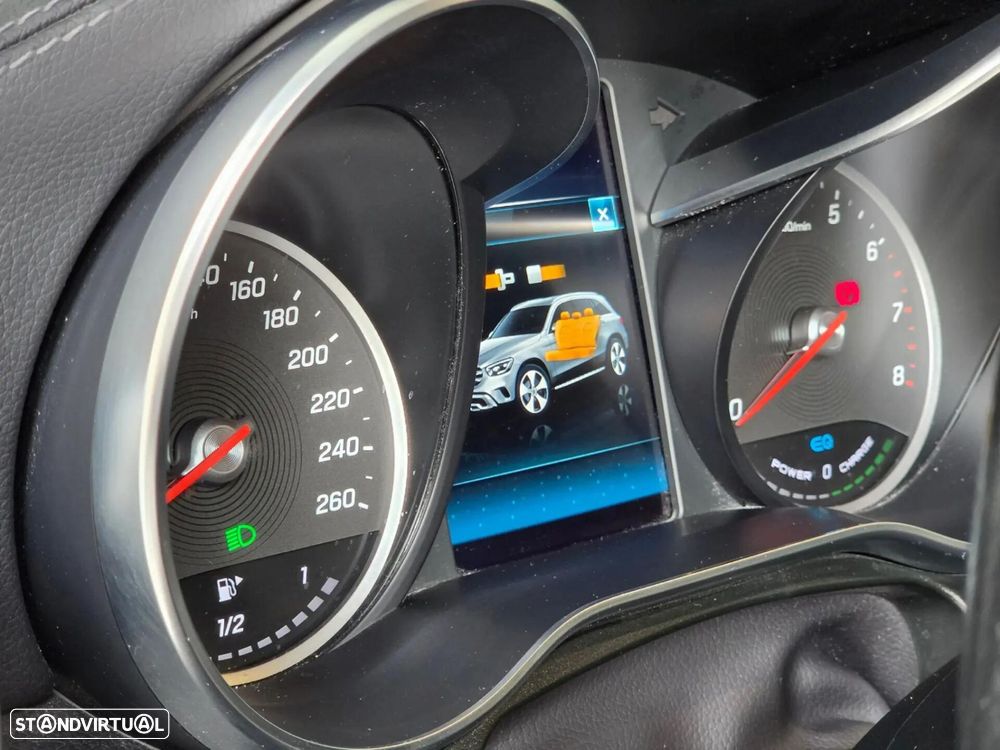 Mercedes-Benz GLC 300 e 4Matic - 20