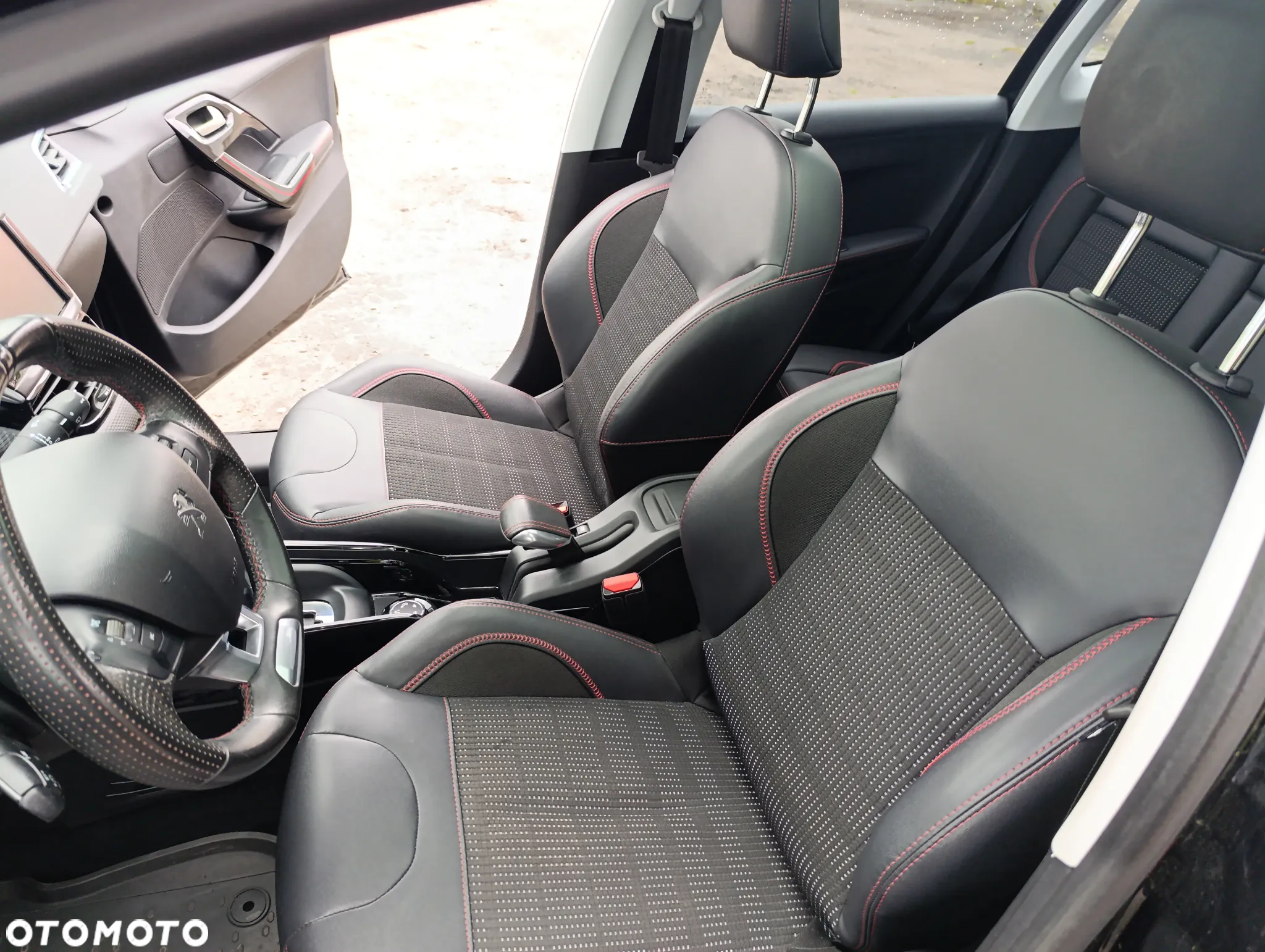 Peugeot 2008 PureTech 110 Stop&Start EAT6 GT-Line Edition - 23