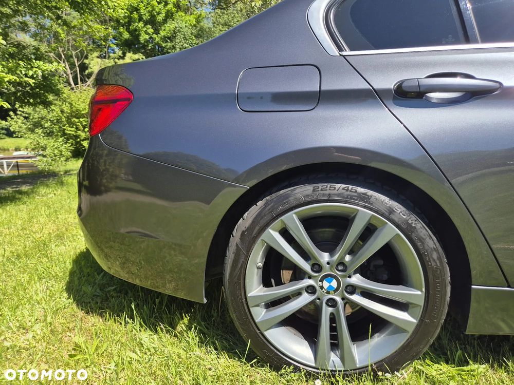 BMW Seria 3 330i Edition Luxury Line Purity - 11