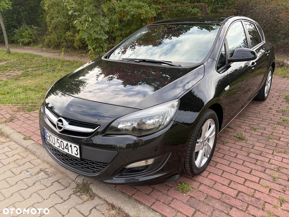 Opel Astra 2013 photo 2