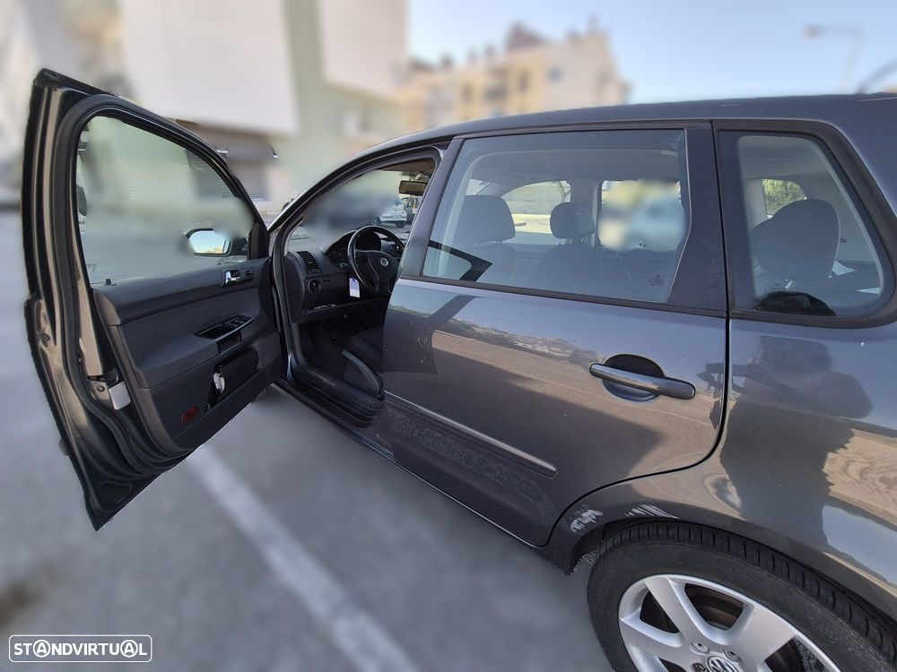 Volkswagen Polo 1.4 TDi Confortline — fotografia 14
