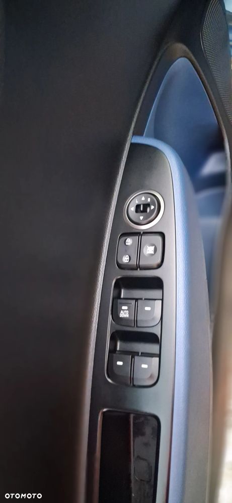 Hyundai i10 1.1 Premium - 6