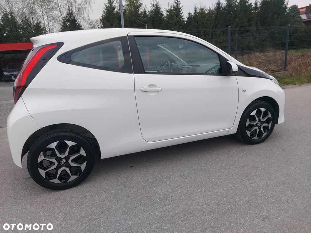 Toyota Aygo x-play - 11