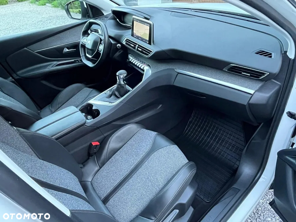 Peugeot 3008 1.2 PureTech Allure S&S - 31
