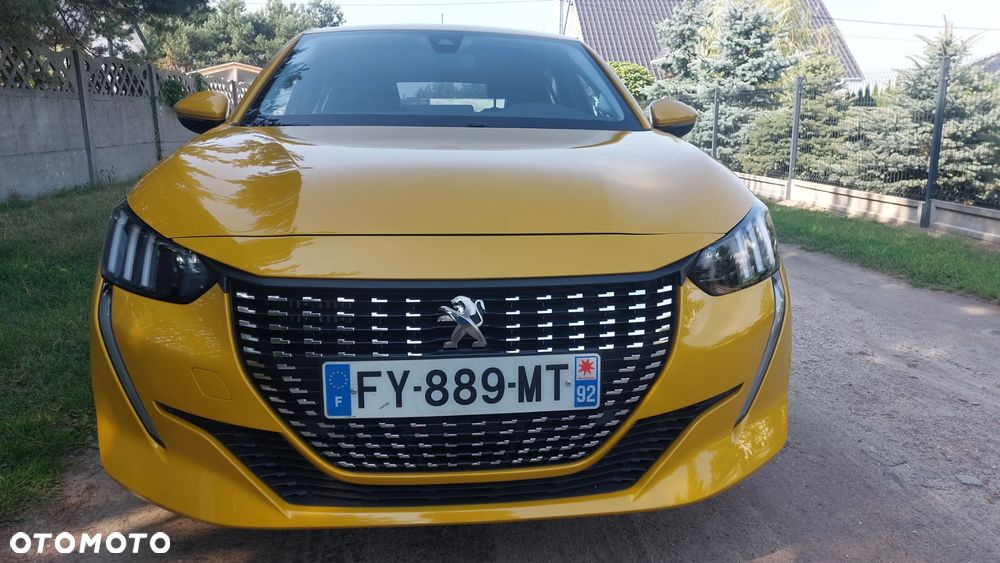 Peugeot 208 - 1