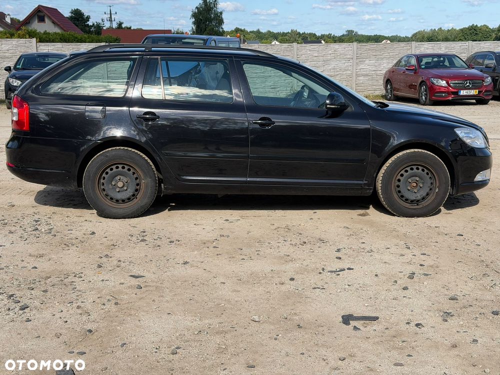 Skoda Octavia 1.6 Combi - 9