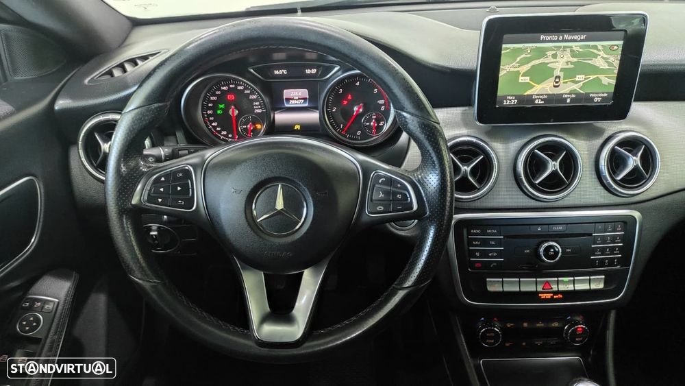 Mercedes-Benz CLA 200 d Shooting Brake AMG Line - 9