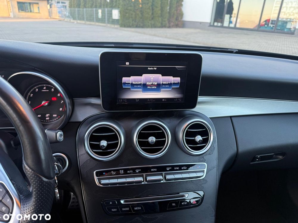 Mercedes-Benz Klasa C 200 9G-TRONIC AMG Line - 23