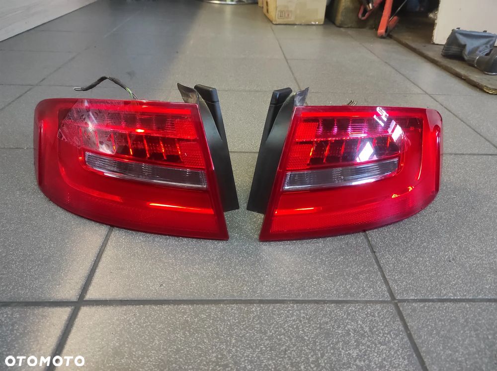 AUDI A4 B8 LIFT LED EUROPA 8K5 LAMPA TYLNA TYŁ LEWA PRAWA W BŁOTNIK ORYGINALNA CAŁA SPRAWNA WERSJA EUROPEJSKA WYSYŁKA !!! - 1