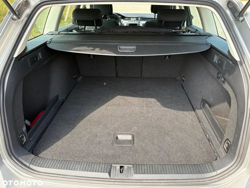 Volkswagen Passat Variant 2.0 TDI SCR DSG Comfortline - 5