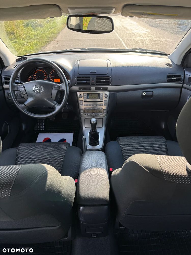 Toyota Avensis 1.8 VVT-i Sol Premium - 34