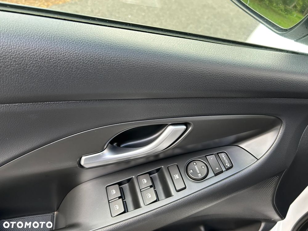 Hyundai i30 1.4 T-GDI YES - 13