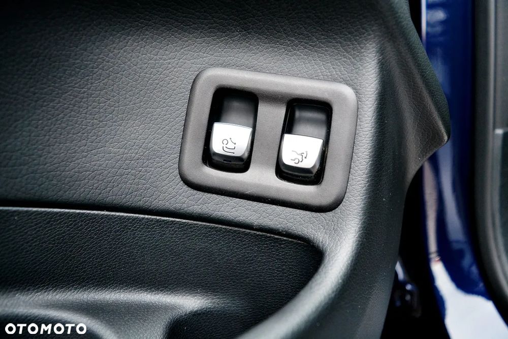 Mercedes-Benz GLC - 33