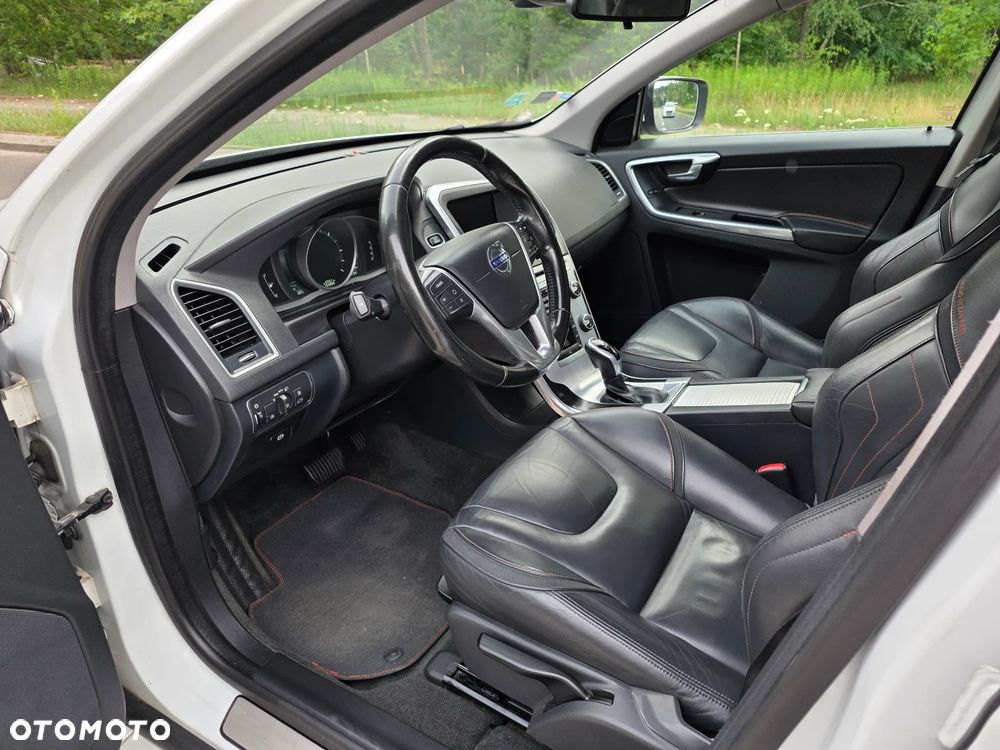 Volvo XC 60 D4 Drive-E Ocean Race - 12