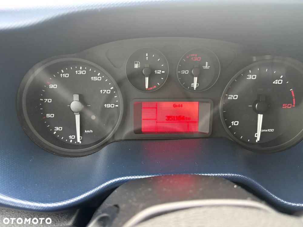 Iveco DAILY 35C14,35C15,35C16,35C17 IZOTERMA 8 PALET EURO MOZLIWOSC MONTAZU AGREGATU KONTENER WINDA - 8