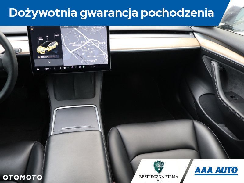 Tesla Model 3 - 10