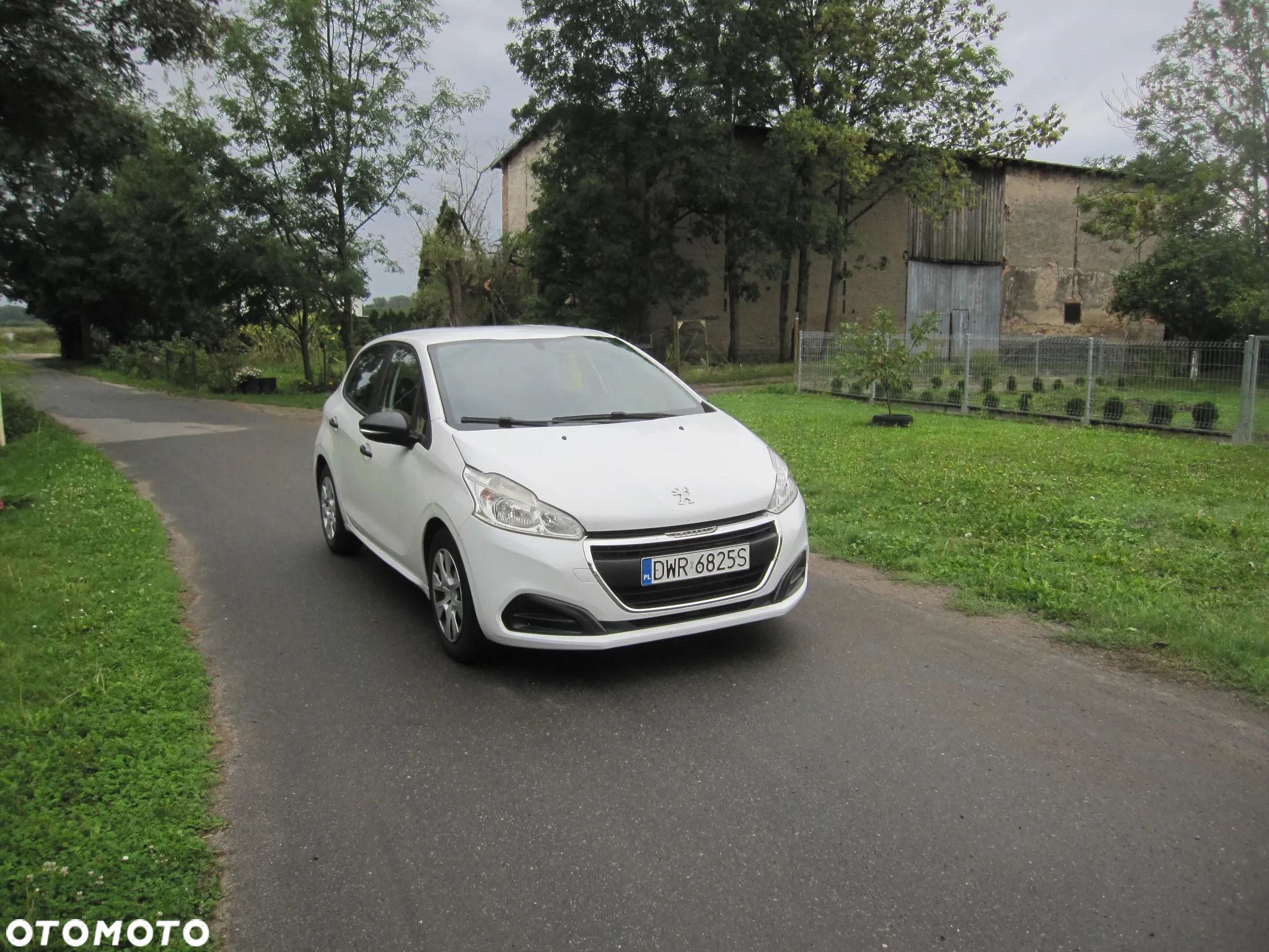 Peugeot 208 1.6 BlueHDi Allure S&S - 4