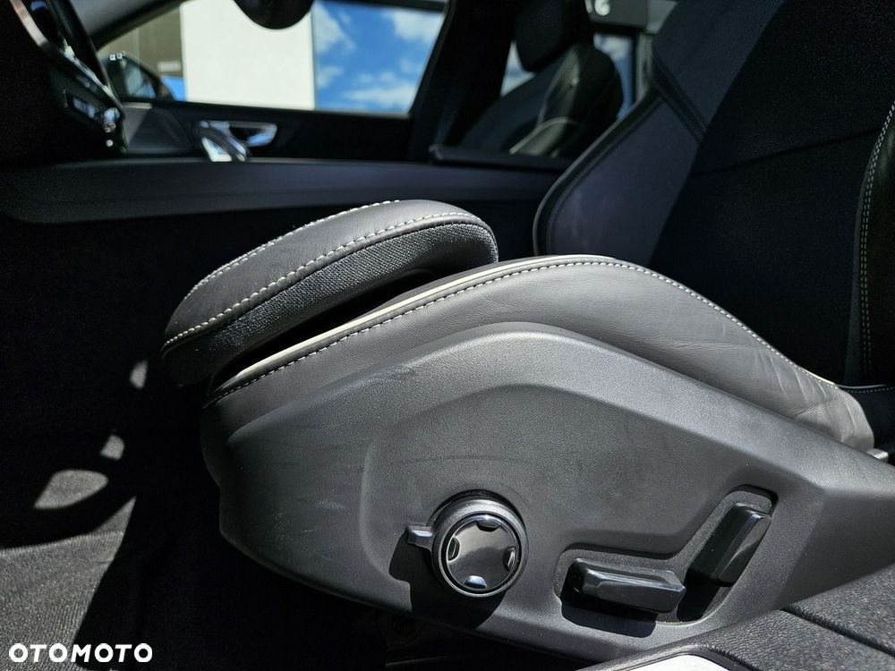 Volvo V60 B4 B DKG Ultra Dark - 21