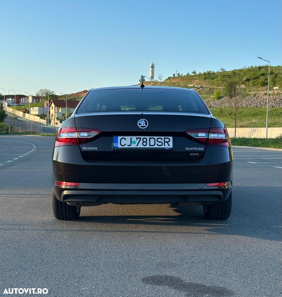 Skoda Superb 2.0 TDI DSG 4X4 Style - 4