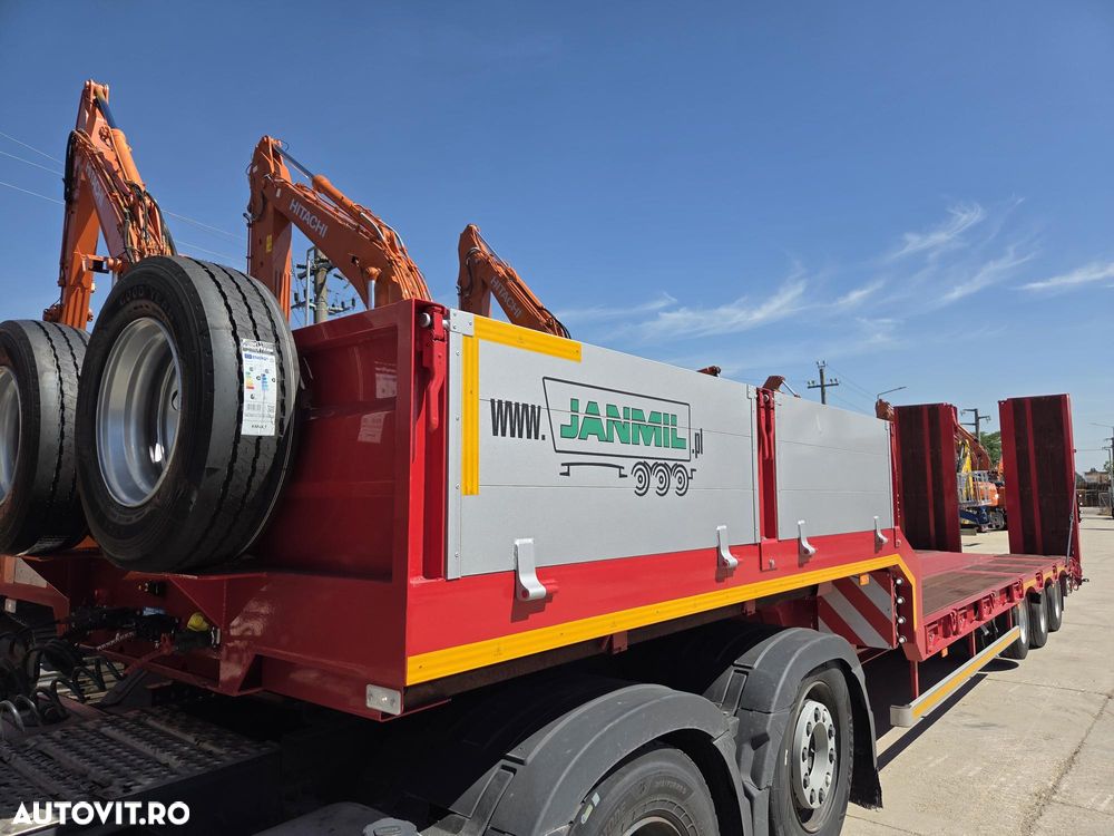 Bodex JANMIL-3 axe SAF, rampe DUBLE, axe SAF, extensii lemn la 3m latime, axa liftabila, lungime podea 9m, anv Goodyear, 2 roti rezerva, axa viratoare spate, rampe interior acces gat lebada, cutie lanturi, posibilitate leasing 5 ani-PROMOTIE 58.900 EUR+Tva - 12