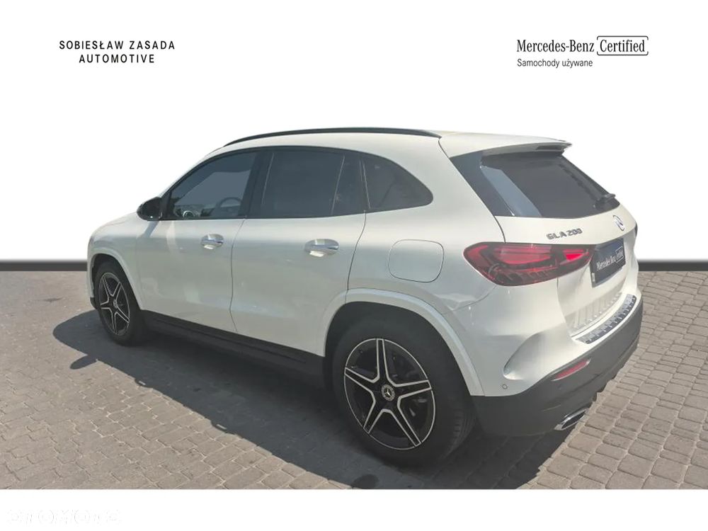 Mercedes-Benz GLA 200 - 3
