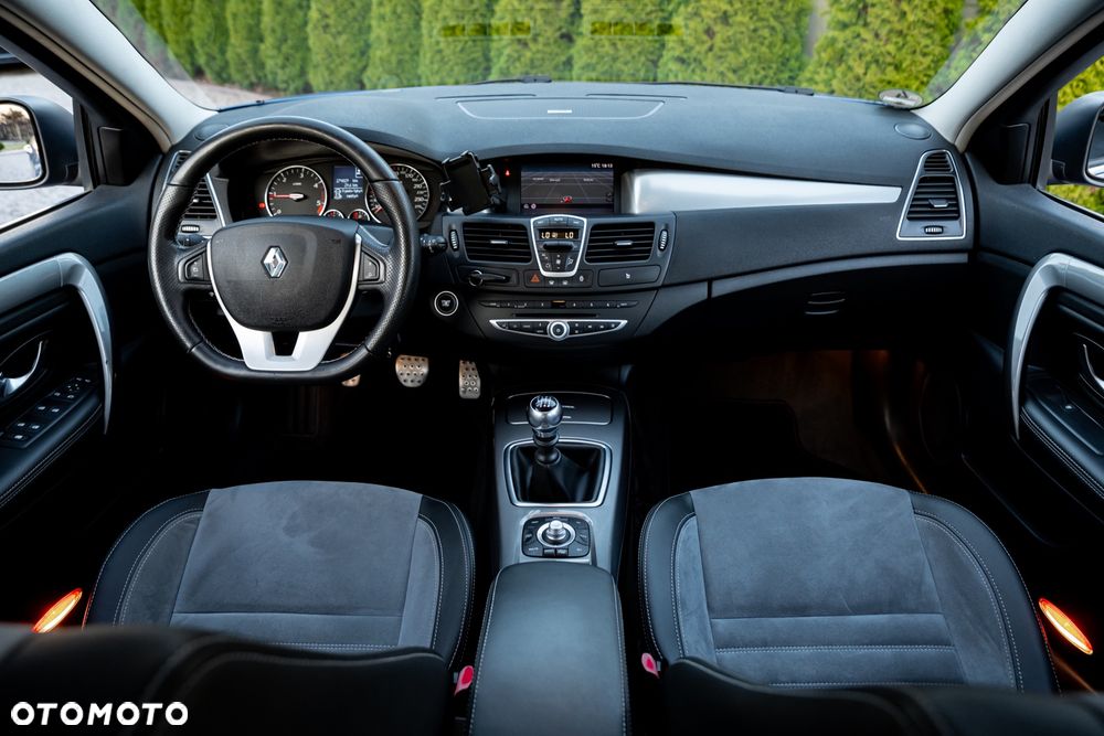 Renault Laguna dCi 180 FAP GT - 27