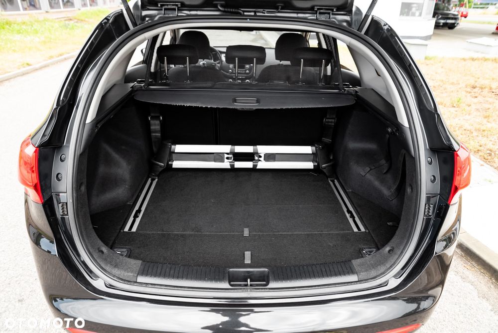 Kia Ceed 1.6 GDI DCT Platinum Edition - 36