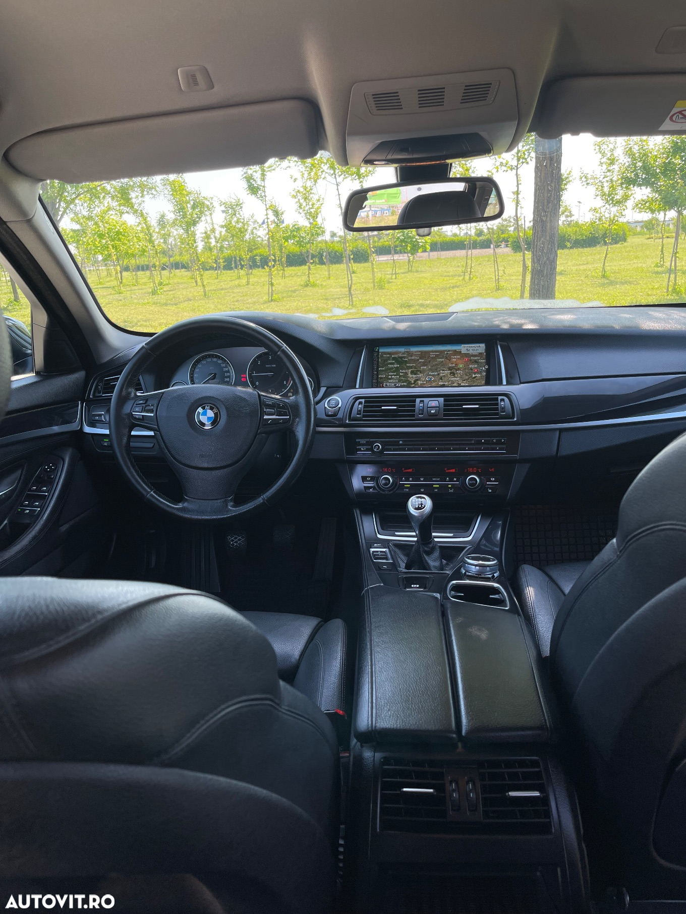 BMW Seria 5 518d - 14