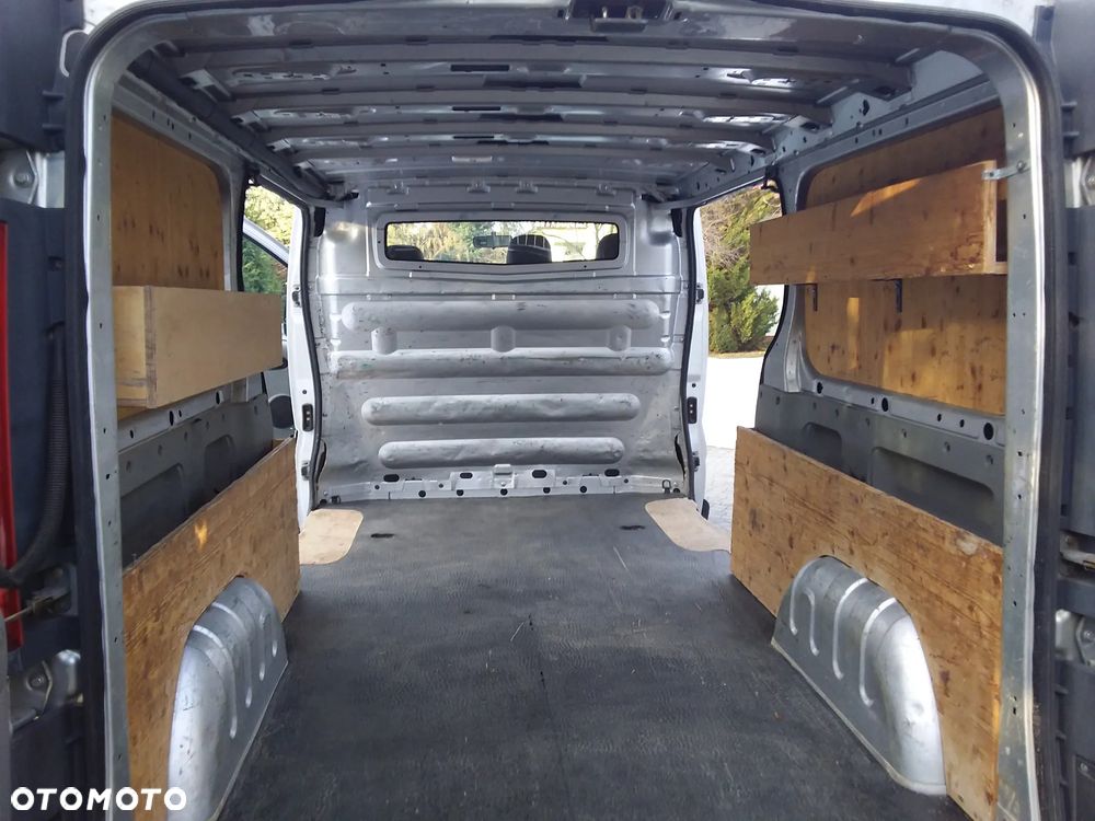 Opel Vivaro - 11