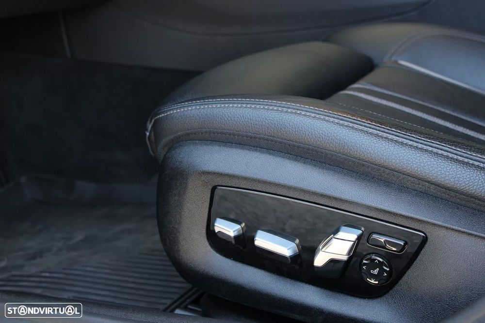 BMW 530 e iPerformance Line Luxury — fotografia 16