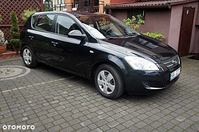 Kia Ceed - 13