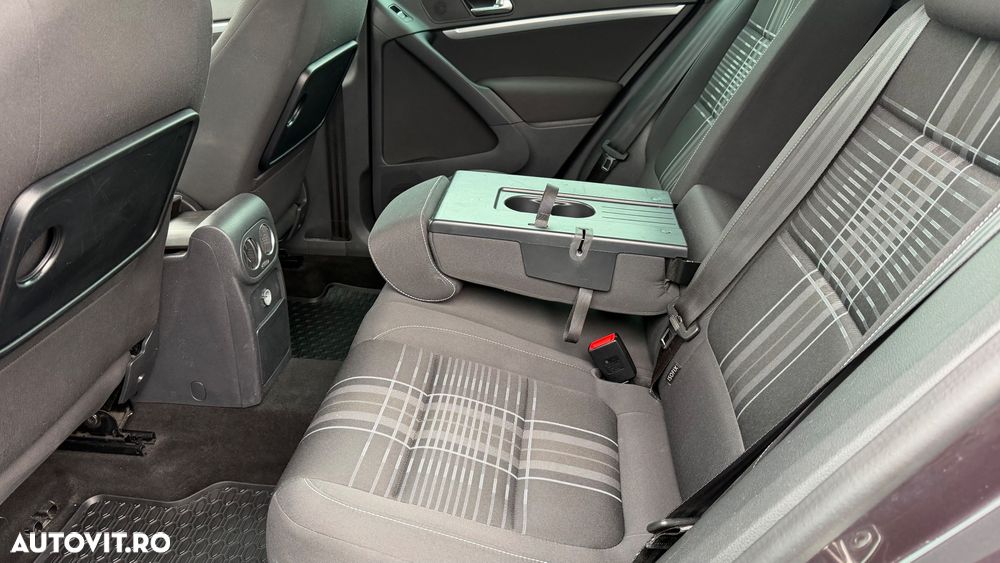 Volkswagen Tiguan 2.0 TDI SCR 4MOTION BlueMotion Technology Lounge Sport & Style - 12