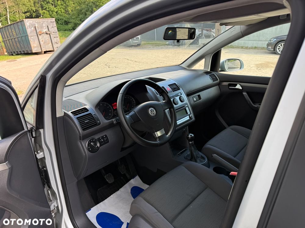 Volkswagen Touran 1.6 Welcome - 15